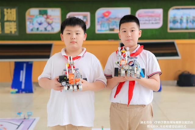 4湖北啟動(dòng)中小學(xué)科學(xué)教育實(shí)驗(yàn)區(qū)、實(shí)驗(yàn)校建設(shè)